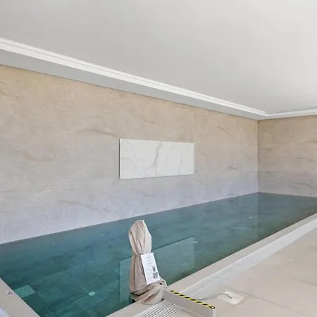 Luxury Hot Tub Included In Price Marbella