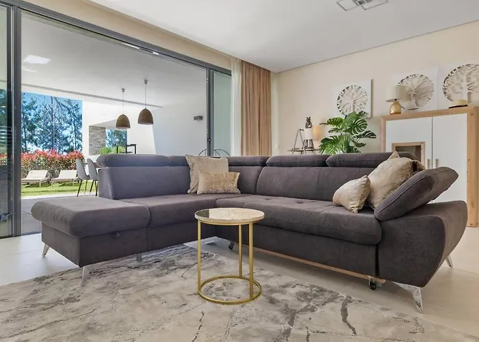 Luxury Next To Golf Course In